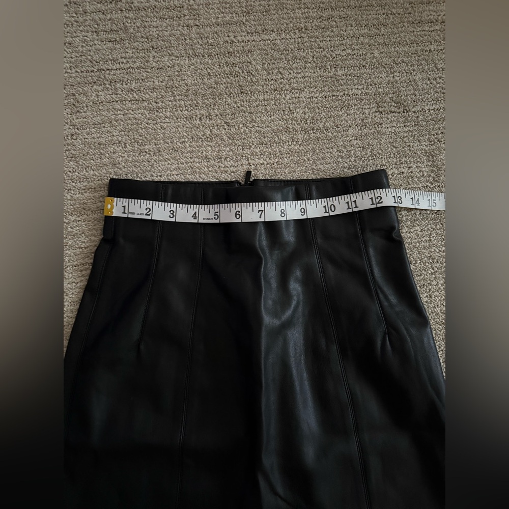 Zara faux leather skirt - Picture 3 of 5